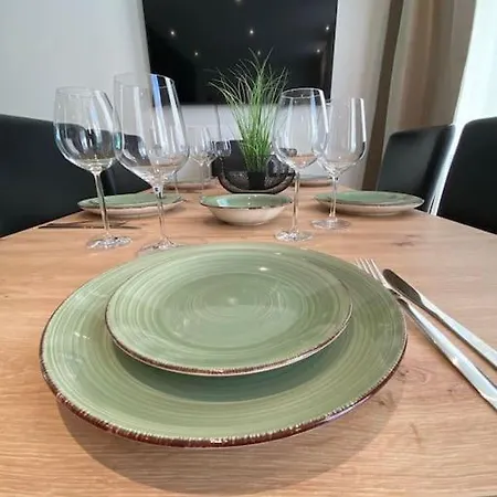 Apartment Atelierhaus Zentrum,ruhig,100 Meter Vom Rathausplatz *