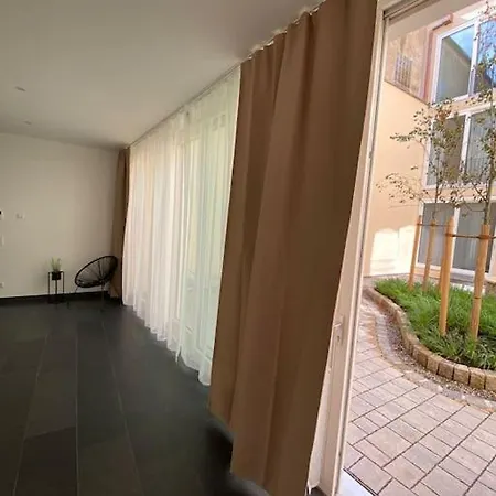 Atelierhaus Zentrum,ruhig,100 Meter Vom Rathausplatz